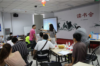 新乡网站客服部第三期服务咨询日会议报道